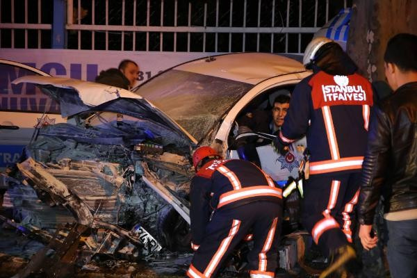 Beşiktaş'ta trafik kazası: 1 polis şehit, 1 polis yaralı - Resim: 1