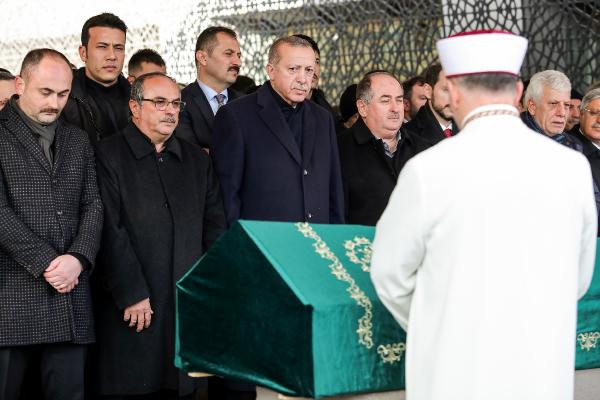Cumhurbaşkanı Erdoğan, Kadir Turgut'un cenaze namazına katıldı - Resim: 4