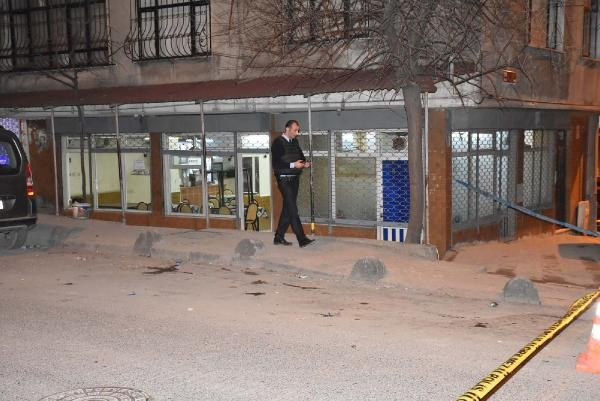 İstanbul'da yine kahvehane tarandı: 2 yaralı - Resim: 3