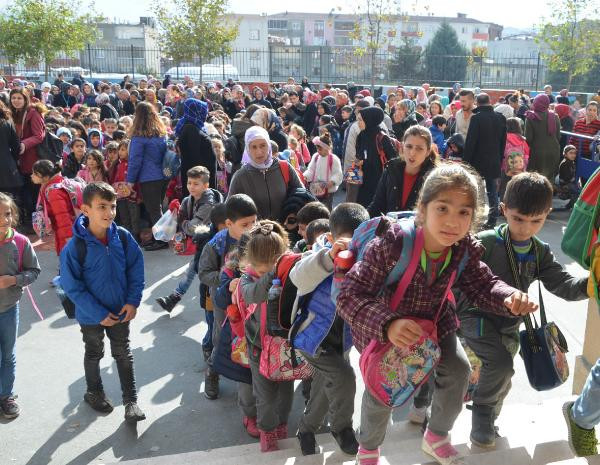 Türkiye’nin en kalabalık ilkokulu: Tam 5300 öğrencisi var - Resim: 1