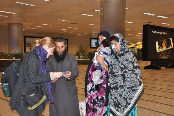 Kocasının burnunu kestiği Afgan kadın tedavi için Türkiye'ye geldi - Resim: 4