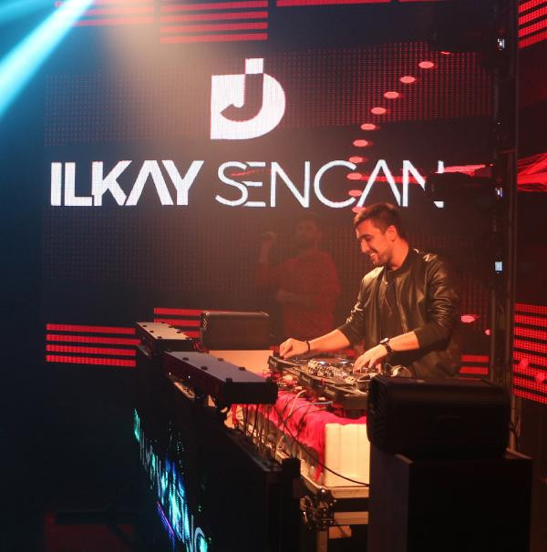 Alanya yeni yıla ünlü DJ'lerle girdi - Resim: 2