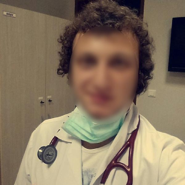 İzmir'de doktor kadın hastalarının üstsüz görüntülerini çekmiş - Resim: 3