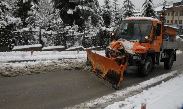 Ankara'da kar yağışıyla kapanan yollar açıldı - Resim: 3