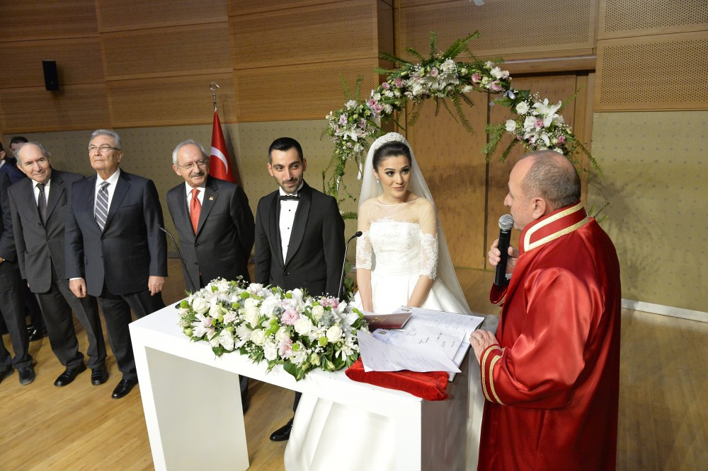 Kılıçdaroğlu, Gürsel Tekin’in oğlunun nikah şahidi oldu - Resim: 1