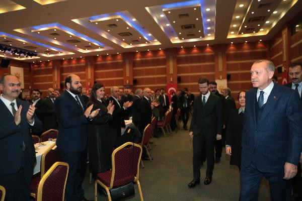 Erdoğan'dan İBB meclis üyeleri ve ilçe belediye başkanlarıyla toplantı - Resim: 3