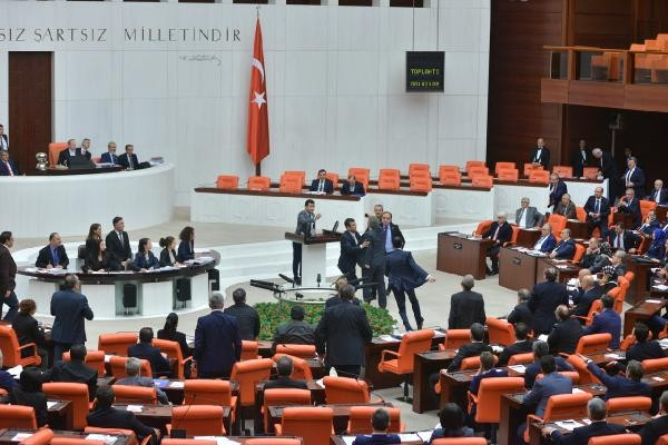 Ankara saldırısı Meclis'te kavga çıkardı! - Resim: 1