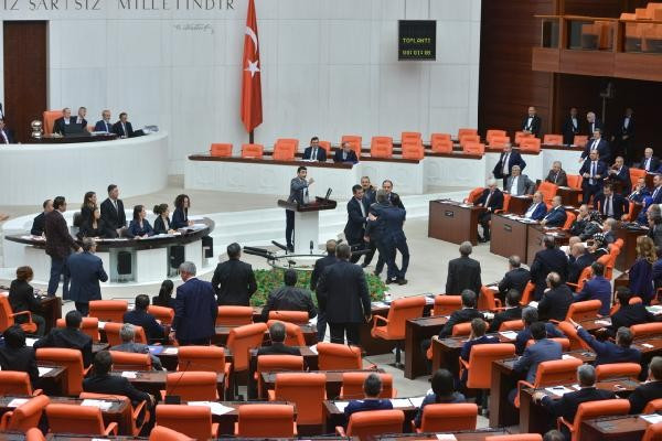 Ankara saldırısı Meclis'te kavga çıkardı! - Resim: 3