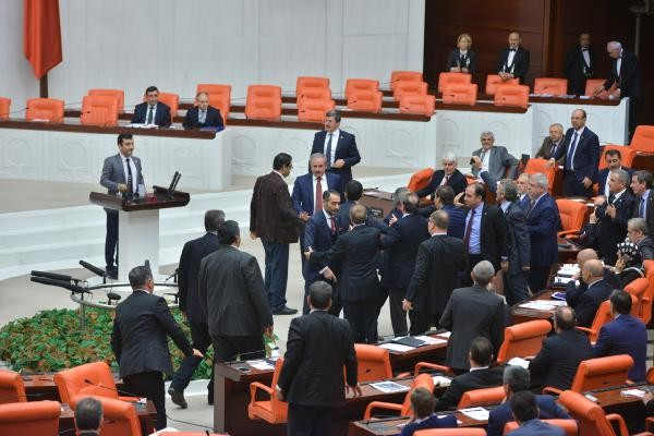 Ankara saldırısı Meclis'te kavga çıkardı! - Resim: 4