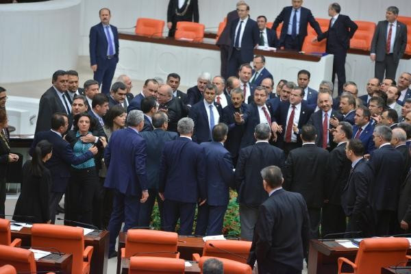 Ankara saldırısı Meclis'te kavga çıkardı! - Resim: 8