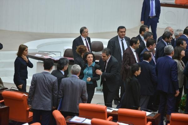 Ankara saldırısı Meclis'te kavga çıkardı! - Resim: 9