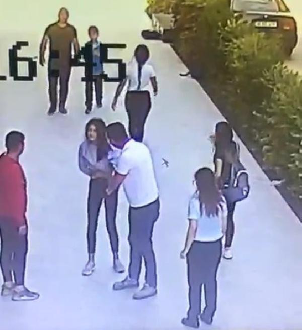 İzmir'de liseli kızların kavgası: 5 kızdan tekme tokat dayak - Resim: 2