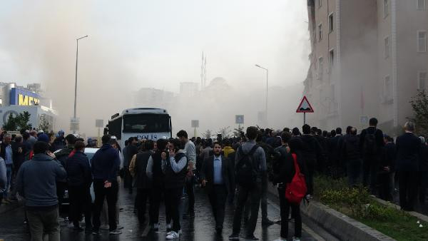 AKP'li belediye tarikat yurdunu yıktı: Tekbirlerle direndiler ama.. - Resim: 7
