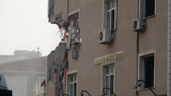AKP'li belediye tarikat yurdunu yıktı: Tekbirlerle direndiler ama.. - Resim: 4