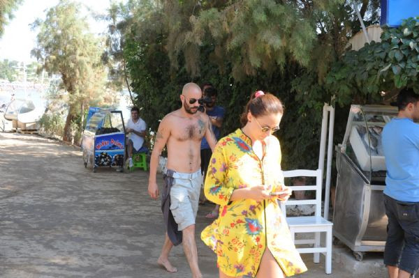 Ceyda Düvenci hamile mi? - Resim: 2