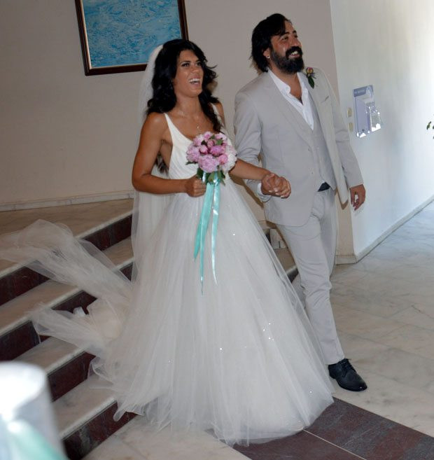Şerif Sezer kızı Deniz Arna’yı evlendirdi - Resim: 1