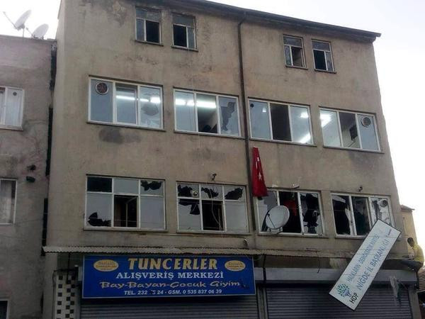 Birçok şehirde HDP'ye yönelik saldırılar! - Resim: 9