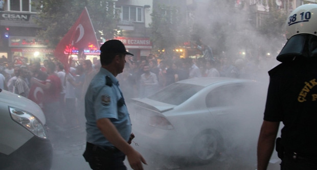Birçok şehirde HDP'ye yönelik saldırılar! - Resim: 11