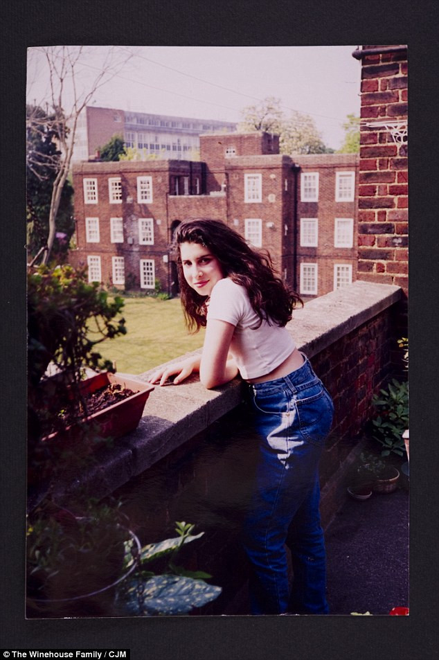 Amy Winehouse'un hiç görülmemiş fotoğrafları - Resim: 1