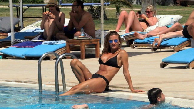 Ivana Sert ve Rafet El Roman'ın dansı olay oldu - Resim: 1