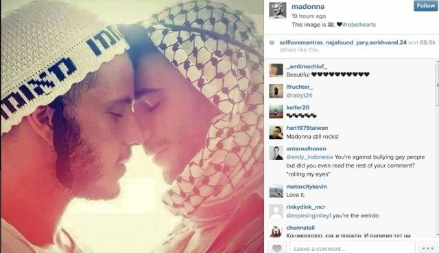 Madonna, Yahudi ve Filistinli iki genci öpüştürünce.. - Resim: 1