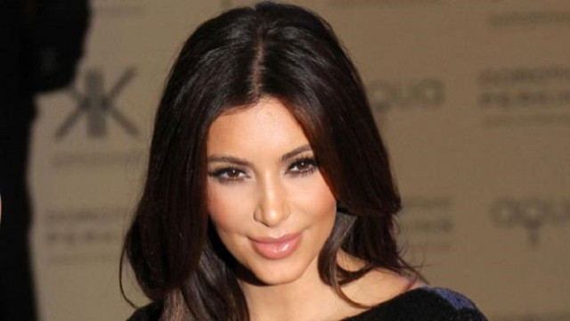 Kim Kardashian'dan üstsüz doğum günü kutlaması - Resim: 3