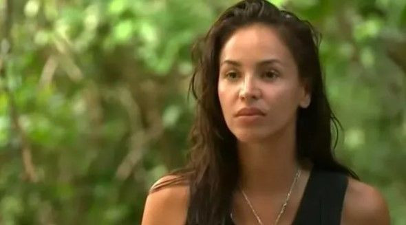 Survivor Berna Keklikler'den  Hayran Bırakan Ayna Pozu