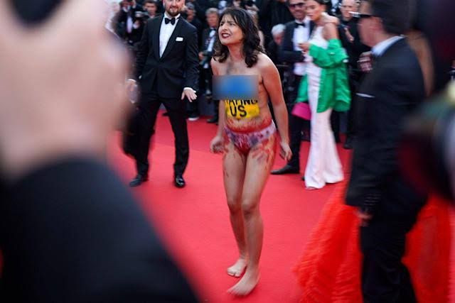 CANNES'a Damga Vuran Çıplak Protesto - Resim: 4