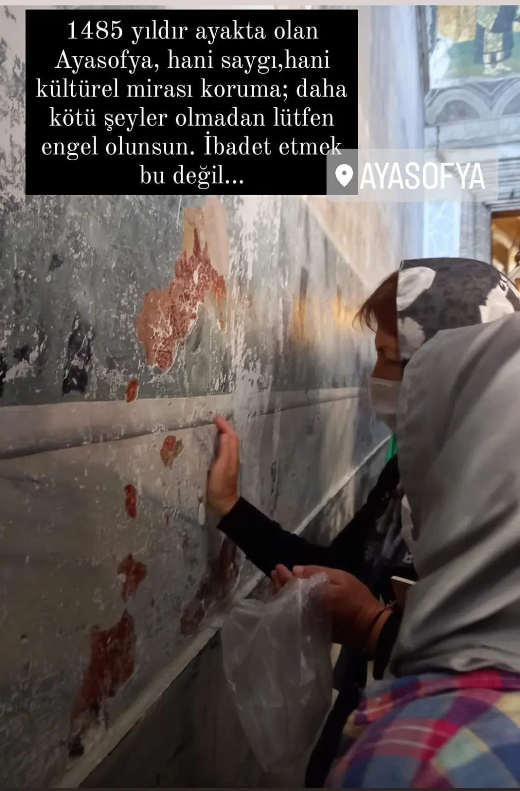 Ayasofya'nın Duvarları Hatıra Diye Koparılıyor İddiası Gündeme Oturdu - Resim: 2