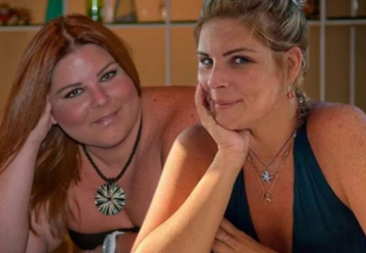 Pelin Öztekin Sarı Bikinisiyle Herkesi Mest Etti