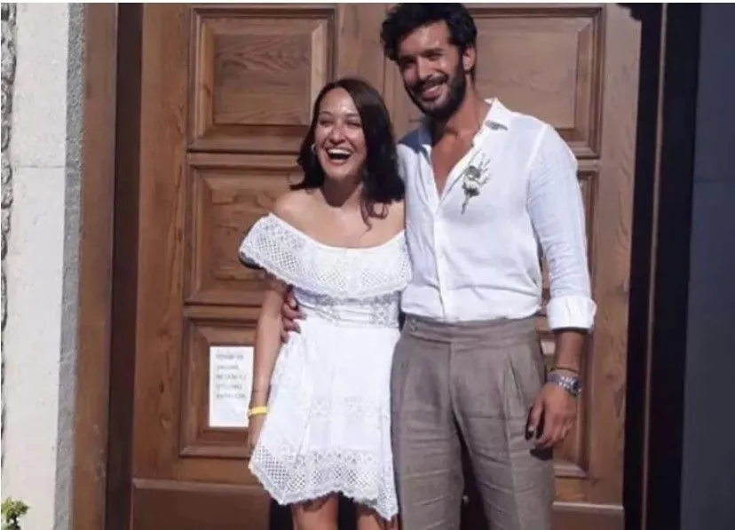 Gupse Özay 6 Aylık Hamile! Sosyal Medya Çalkalanıyor!