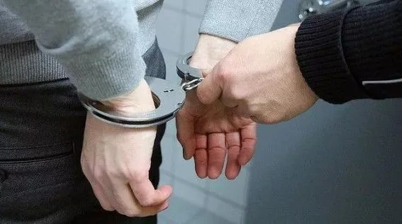 Hemşirelere Cinsel Organını Gösterdi!
