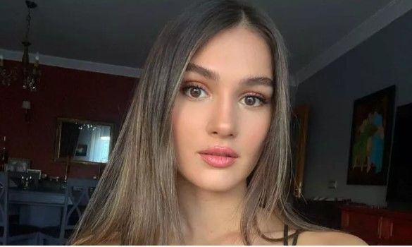 Adı Sevgi Dizisinin Elif'in Bikinili Pozuna Beğeni Yağmuru