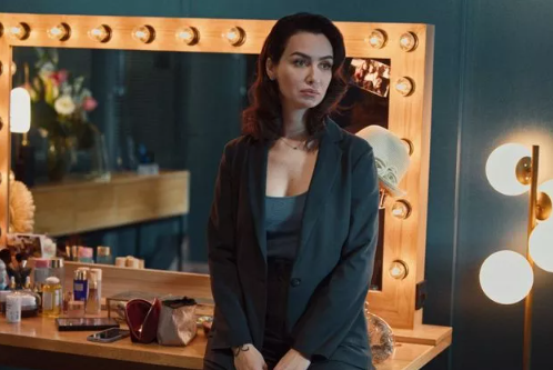 İşte Kuş Uçuşu'nun Lale'si Birce Akalay'ın Estetiksiz Hali! - Resim: 2