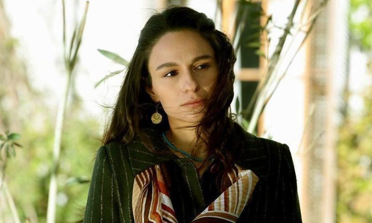 Selin Yeninci, Yürek Hoplattı! Sütyensiz Kombiniyle... - Resim: 3