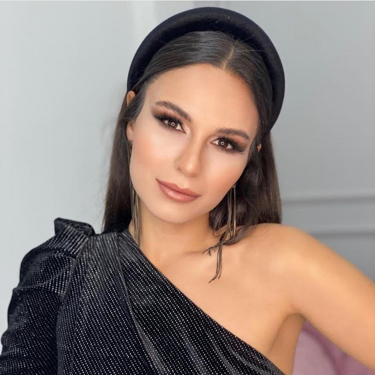 Selin Yeninci, Yürek Hoplattı! Sütyensiz Kombiniyle... - Resim: 4