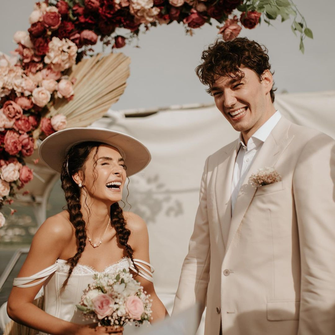 Cedi Osman'ın Eşi Ebru Şahin Bikinili Pozlarıyla Büyüledi! - Resim: 2