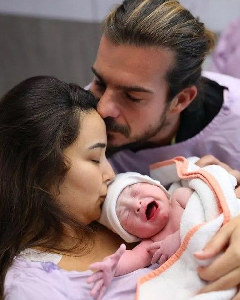 TV8'de İzdivaç Bitmiyor! Survivor Ayşe Yüksel İle Masterchef Sergen Özen Nişanlandı Mı?