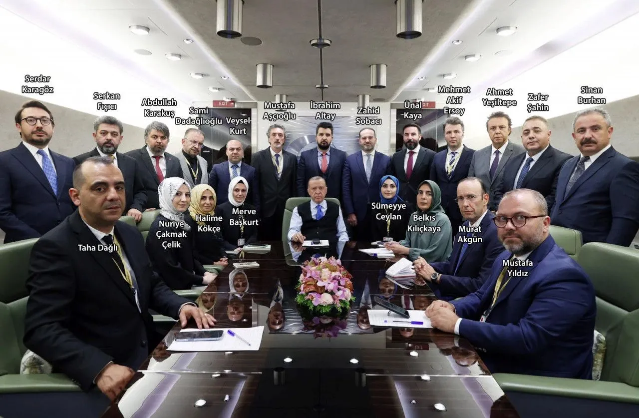 Erdoğan'la Dünyayı Gezen  Hangi Gazeteciler Uçaktan Atıldı?