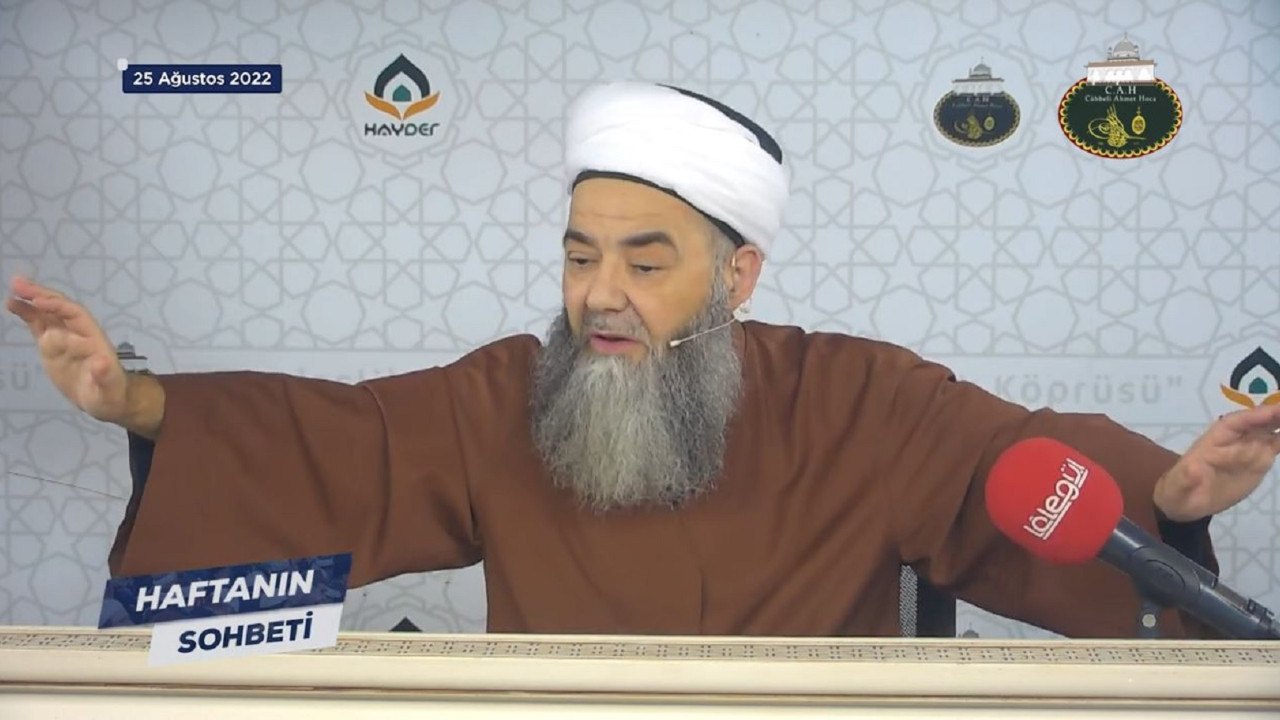 Cübbeli Ahmet Ekonomik Krizin Sebebini Çözdü: Yüzde 90 Namaz Kılmıyor, Sen Ekmek Bulduğuna Şükret