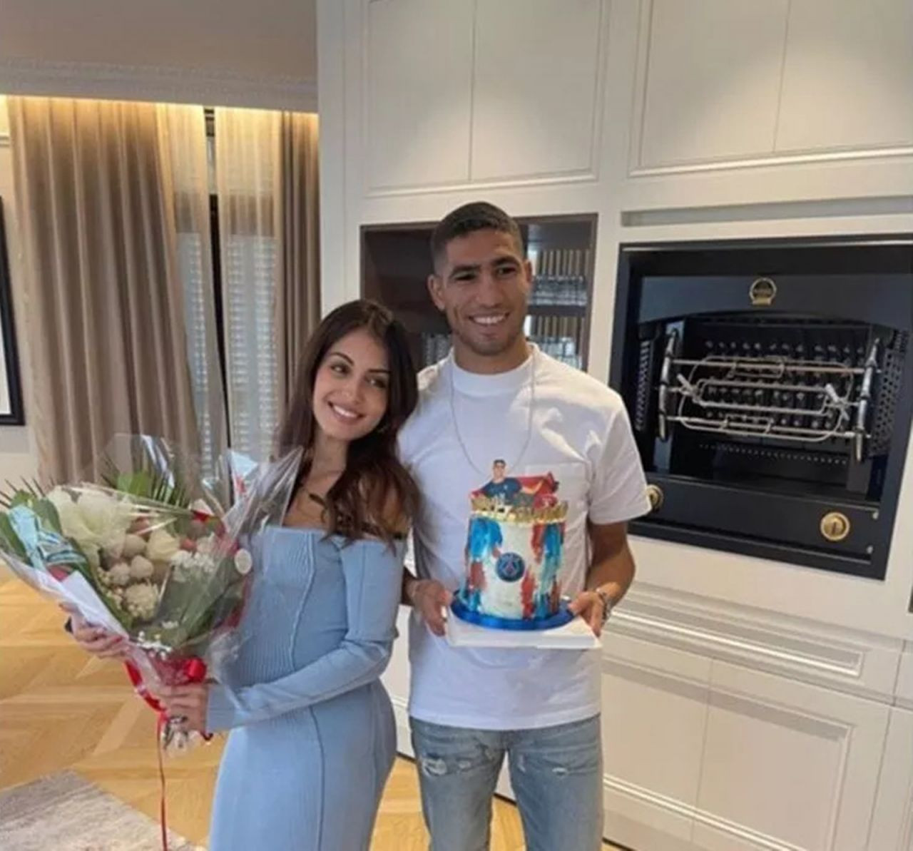 Faslı Futbolcu Achraf Hakimi'nin eşi Hiba Abouk Güzelliğiyle Büyüledi