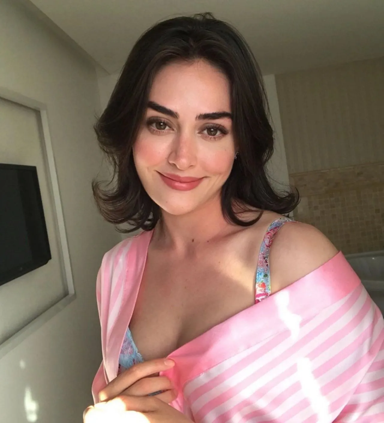 Esra Bilgiç'in Gençlere Verdiği Cevap Olay Oldu