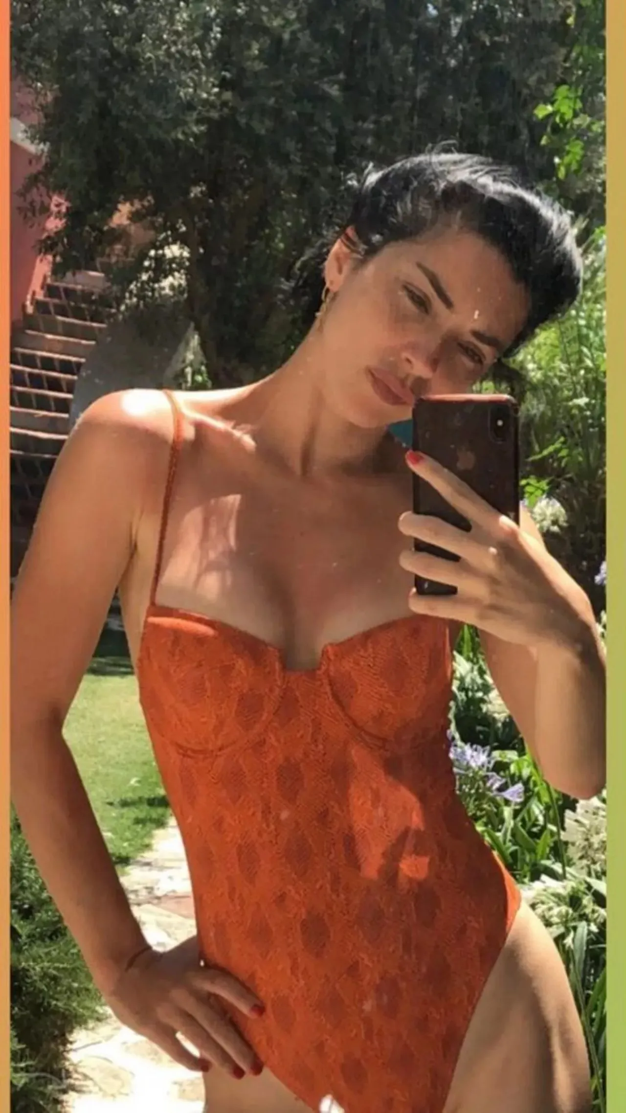 Merve Boluğur Mayolu Pozu ve Bronz Teni İle Instagram'ı Yaktı Geçti