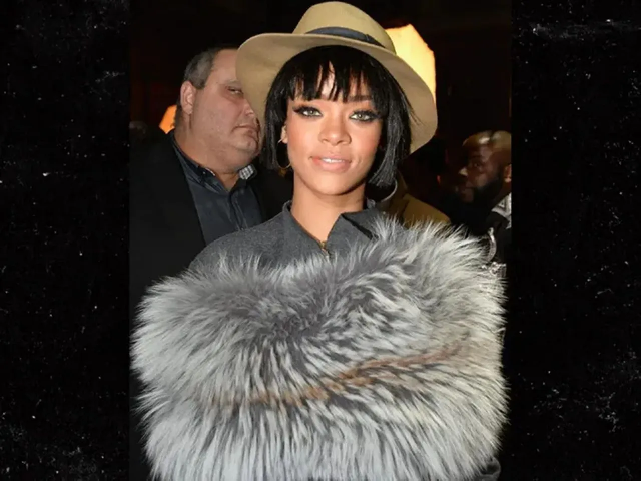 Peta, Gerçek Kürkle Görüntülenen Rihanna’ya Sahtesini Gönderdi