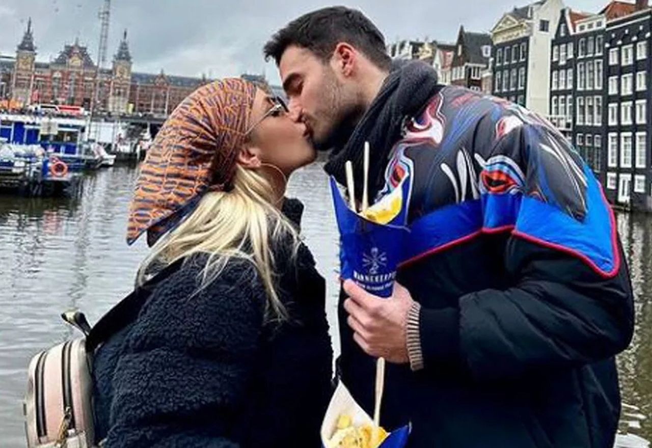 Survivor Atakan ile aşk yaşayan İrem Derici dekoltenin ölçüsünü abarttı
