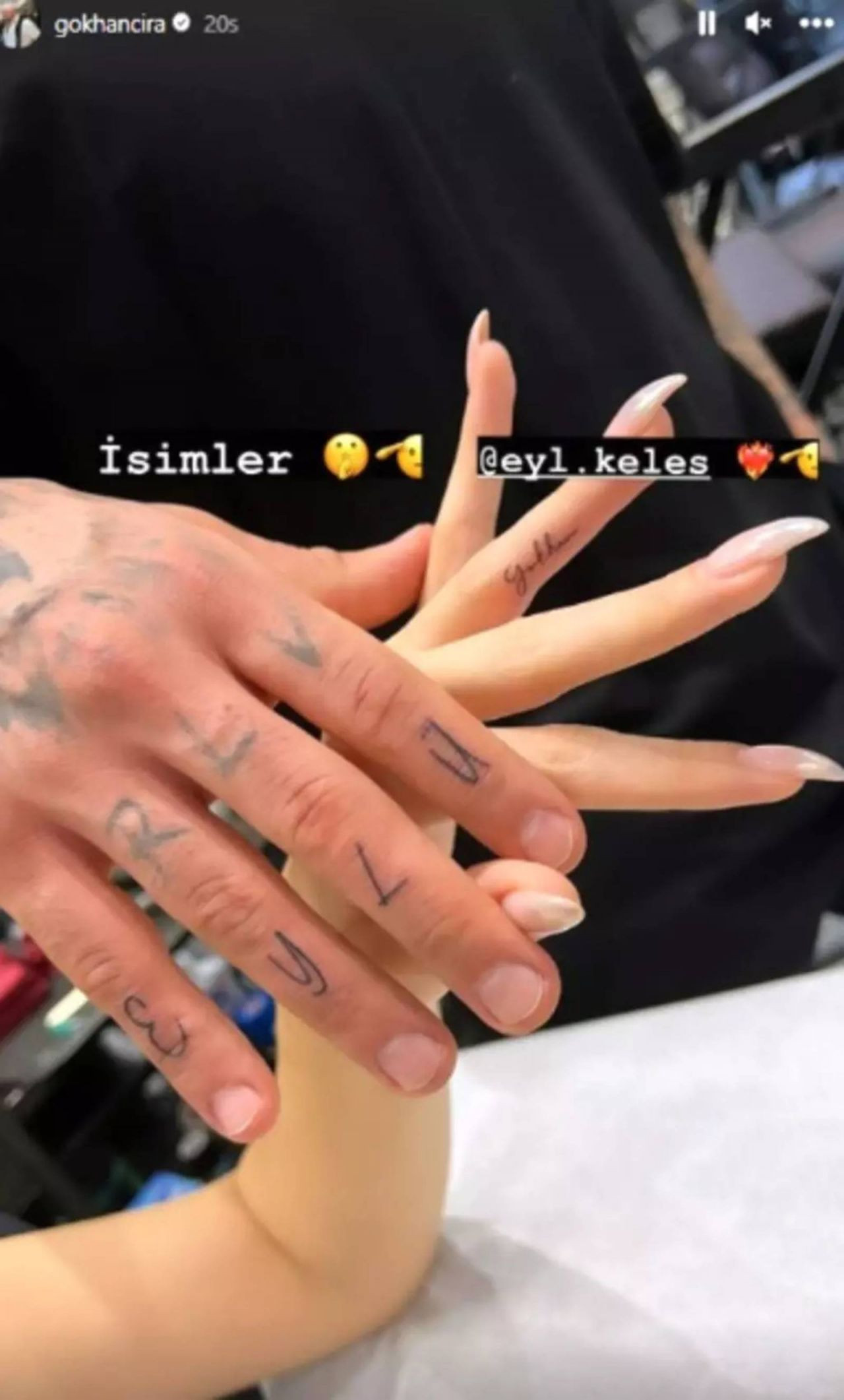 Gökhan Çıra'dan Büyük Jest! Sevgilisinin ve Kızının Dövmesini Yaptırdı
