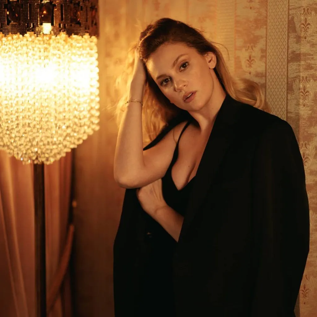 Farah Zeynep Abdullah bir adet muz için Starbucks'ta tam 104 lira ödedi, isyan etti