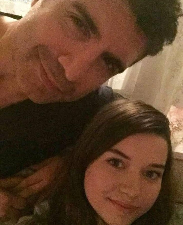 Özcan Deniz'in fındık kurdu Afra Saraçoğlu