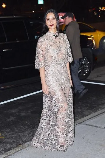 Olivia Munn'un çok konuşulan o elbisesi!