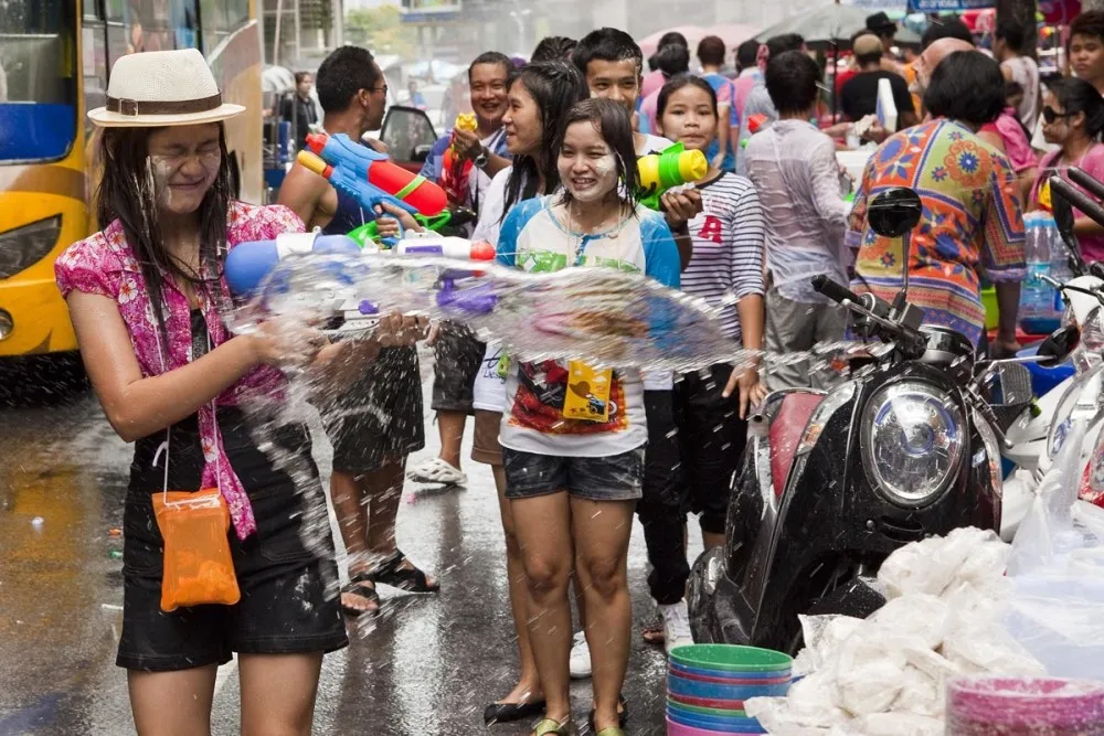 Tayland Songkran Su Festivali